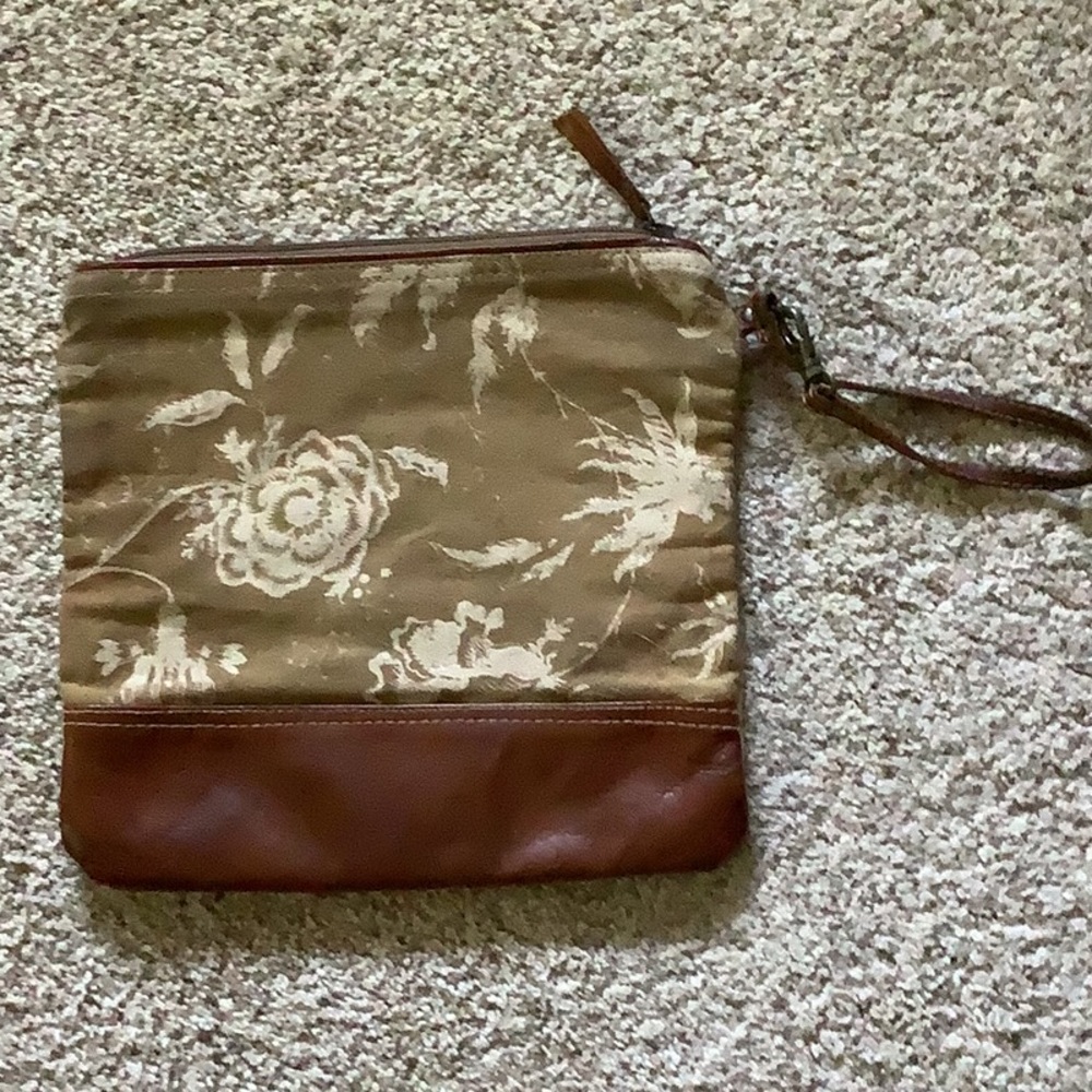 Wristlet